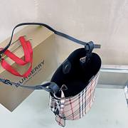 Fortok Burberry Haymarket Check Crossbody Bucket Bag In Black 18.5x15x23.5cm - 6