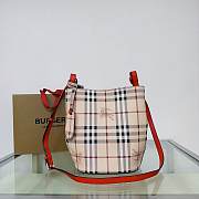 Fortok Burberry Haymarket Check Crossbody Bucket Bag In Red 18.5x15x23.5cm - 1