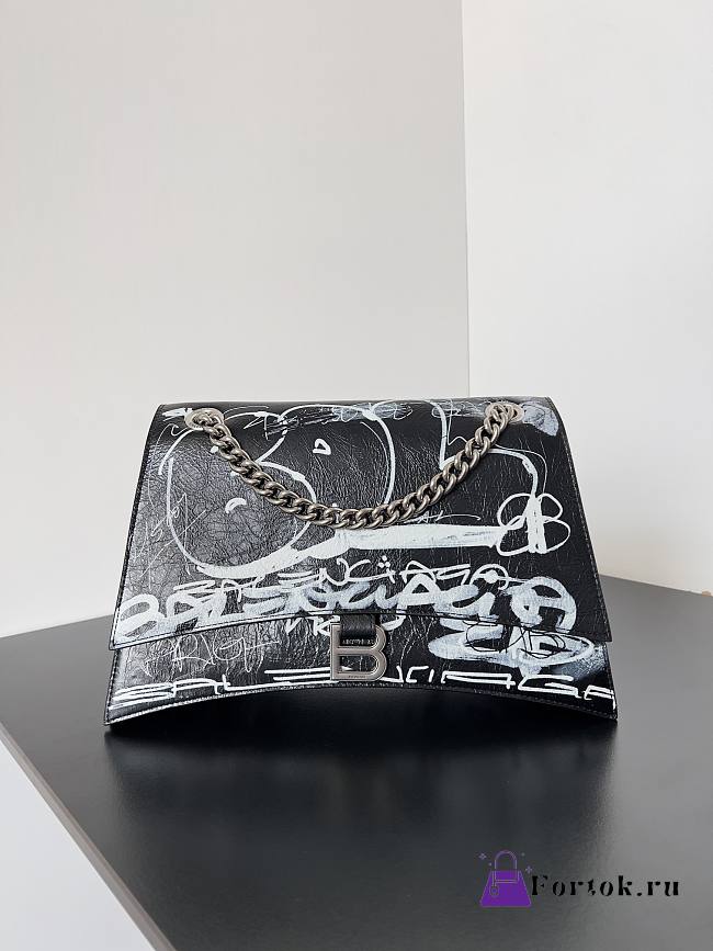 Fortok Balenciaga Medium Crush Shoulder Bag in Graffiti-printed Arena Lambskin - 1