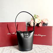 Fortok Salvatore Ferragamo Black Leather Trifolio Bucket Bag 13×10×19cm - 6