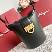 Fortok Salvatore Ferragamo Black Leather Trifolio Bucket Bag 13×10×19cm - 4