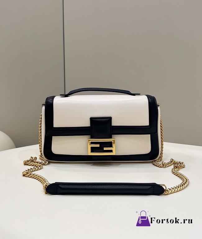 Fortok Fendi Nappa Bicolor Baguette Chain Bag 27×6×13cm - 1