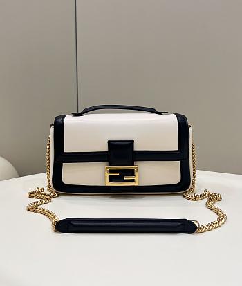 Fortok Fendi Nappa Bicolor Baguette Chain Bag 27×6×13cm