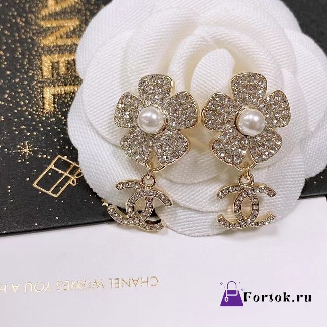 Fortok Chanel23s Camellia Pearl Stud Earrings - 1