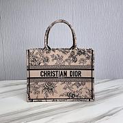Fortok Dior Medium Book Tote Powder Pink and Black Dior Jardin Botanique Embroidery - 1