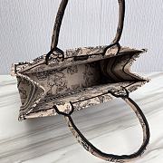 Fortok Dior Medium Book Tote Powder Pink and Black Dior Jardin Botanique Embroidery - 5