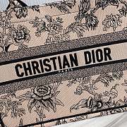 Fortok Dior Medium Book Tote Powder Pink and Black Dior Jardin Botanique Embroidery - 4
