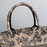 Fortok Dior Medium Book Tote Powder Pink and Black Dior Jardin Botanique Embroidery - 2