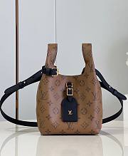 Fortok Louis Vuitton Monogram Bag M46816 17x17x7cm - 1