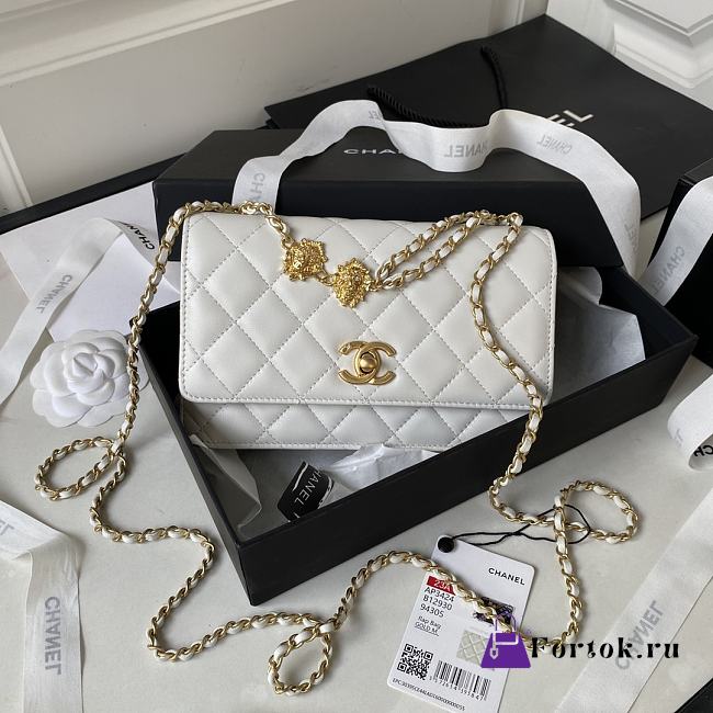 Fortok Chanel Woc Mini Flap Bag Lambskin White 19cm - 1