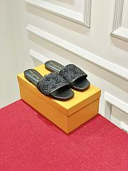 Fortok Louis Vuitton Classic Slippers Black - 1