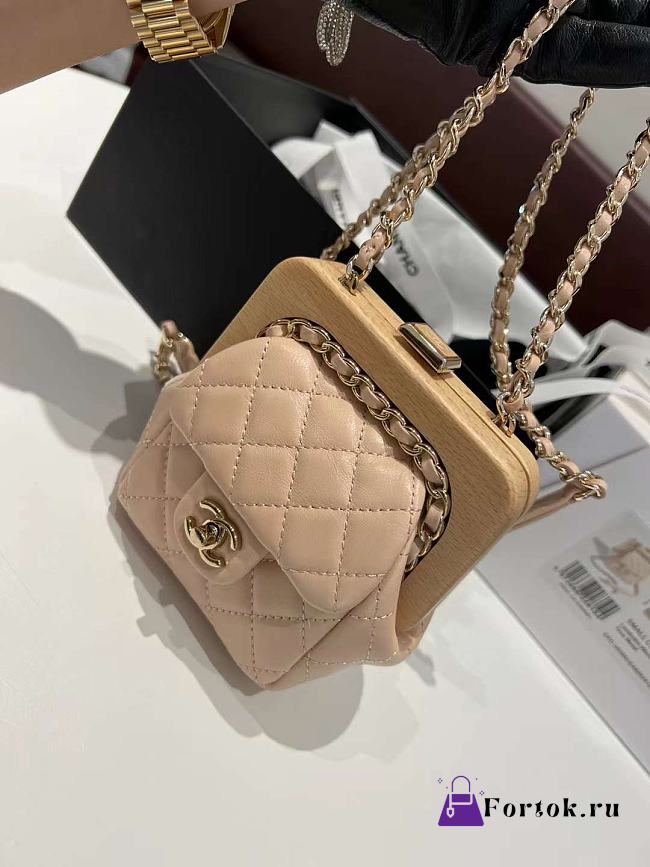 Fortok Chanel Lambskin Wood Gold Tone Metal Light Beige Bag 12x12x7cm - 1