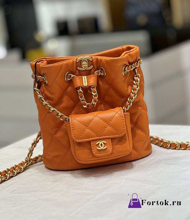 Fortok Chanel Backpack Calfskin and Gold Plated Metal Orange - 1