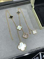 Fortok Van Cleef & Arpels Magic Alhambra Necklace In Yellow Gold - 1
