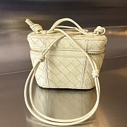 Fortok Bottega Veneta Mini Intrecciato Vanity Case Beige 18x12.5x8cm - 5