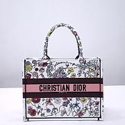 Fortok Dior Book Tote White Multicolor Florilegio Embroidery 36x27.5x16.5cm - 1
