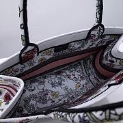 Fortok Dior Book Tote White Multicolor Florilegio Embroidery 36x27.5x16.5cm - 2