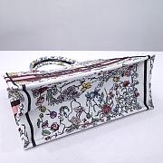 Fortok Dior Book Tote White Multicolor Florilegio Embroidery 36x27.5x16.5cm - 4