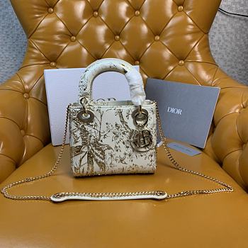 Fortok Dior Bag White Calfskin with Gold-Tone Printed and Bead-Embroidered Jardin D’Hiver Motif