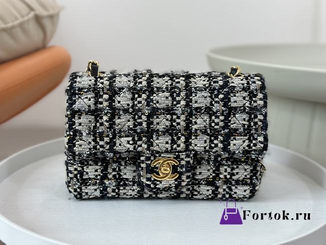 Fortok Chanel Classic Flap Bag Tweed & Gold-Tone Metal Black 20cm - 1
