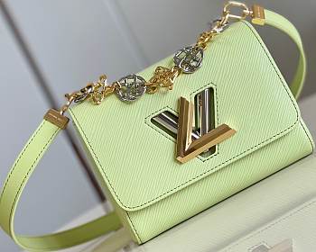 Fortok Louis Vuitton Twist PM Bag Green 19x15x9cm