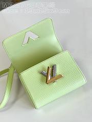 Fortok Louis Vuitton Twist PM Bag Green 19x15x9cm - 4