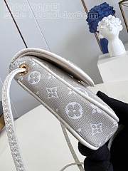 Fortok Louis Vuitton White Pochette Cancun Shoulder Bag 18x14x6cm - 2