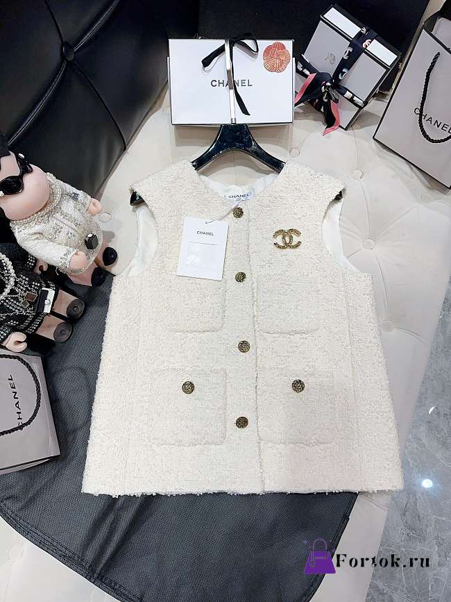 Fortok Chanel Early Autumn Vest White - 1
