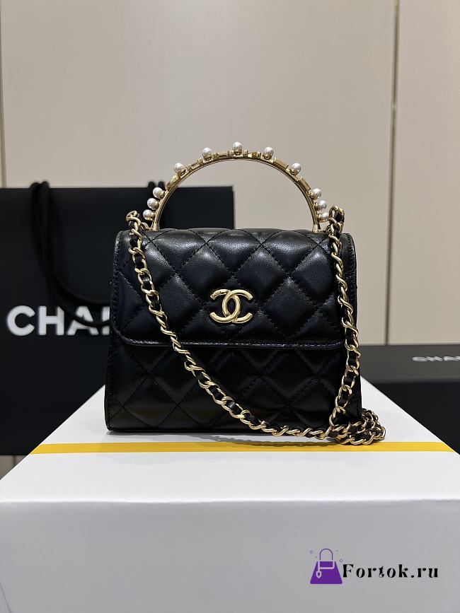 Fortok Chanel 23B Metal Pearl Wrist Bag Black 14.5x12x6cm - 1