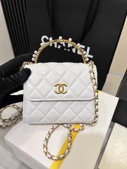 Fortok Chanel 23B Metal Pearl Wrist Bag White 14.5x12x6cm - 1