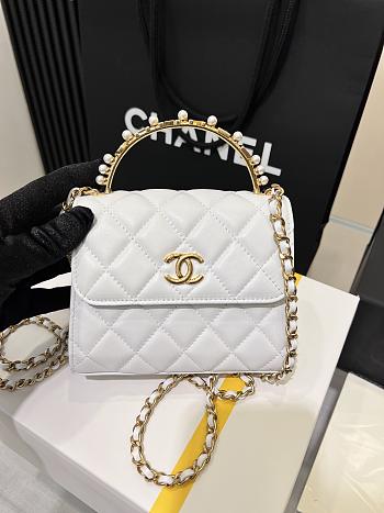 Fortok Chanel 23B Metal Pearl Wrist Bag White 14.5x12x6cm