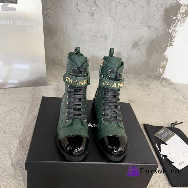 Fortok Chanel Military Boots Patent Calfskin And Lambskin Green - 1