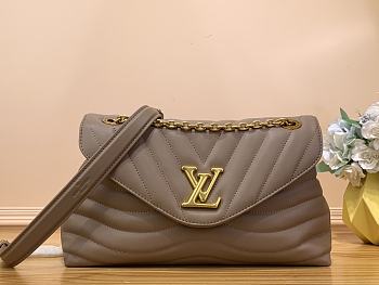 Fortok Louis Vuitton New Wave Chain Bag GM Taupe Gray