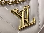 Fortok Louis Vuitton New Wave Chain Bag GM Ivory White - 2