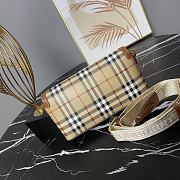 Fortok Burberry Top Handle Note Bag Briar Brown 24x8x14cm - 2