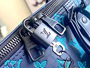 Fortok Louis Vuitton Keepall Bandoulière 50 Monogram Shadow Blue  - 2
