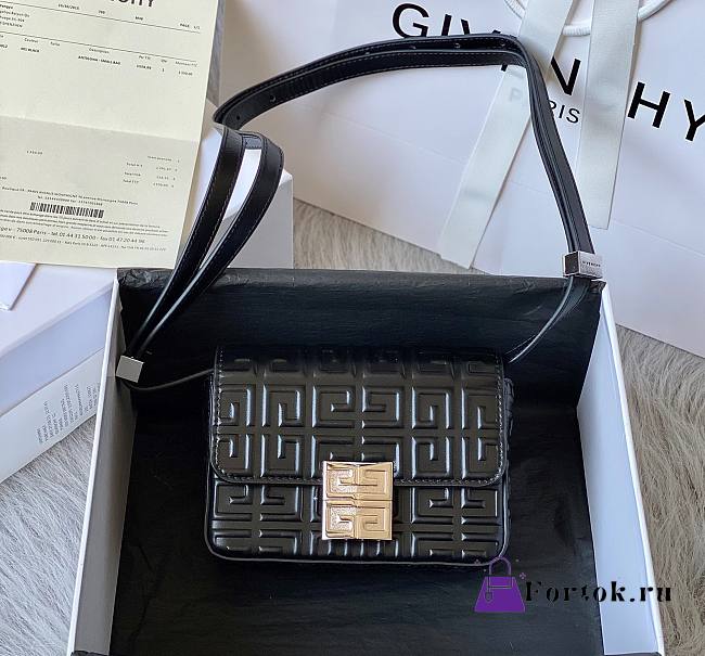 Fortok Givenchy 4G Embosses Leather Crossbody Bag Black 17x6x12cm - 1