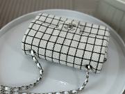 Fortok Chanel Wool Tweed & Gold-Tone Metal Bag White 20cm - 2