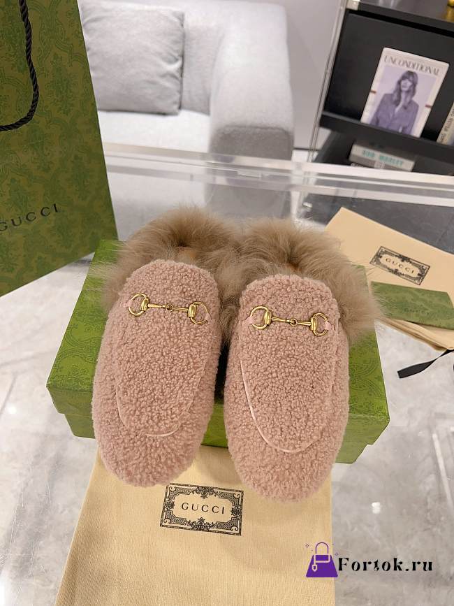 Fortok Gucci Fur Loafers Pink - 1