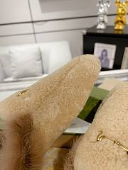 Fortok Gucci Fur Loafers Beige - 3