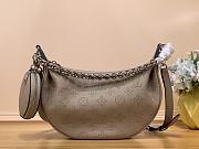Fortok Louis Vuitton Baia Moon Bag Beige M22820 26x17x7.5cm - 1