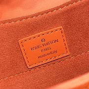 Fortok Louis Vuitton Hide & Seek Bag Orange M22723 21x15x8cm - 4