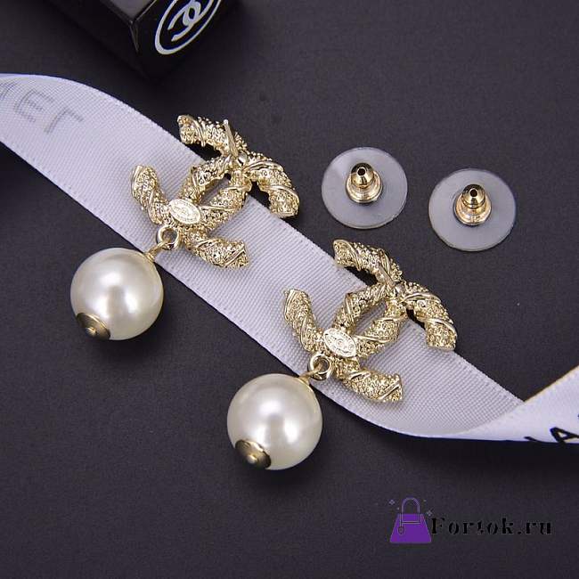 Fortok Chanel Metal, Glass Pearls, Resin & Diamantes Earrings - 1