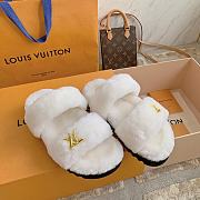 Fortok Louis Vuitton Sunset Comfort Fur Slippers White - 1