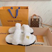 Fortok Louis Vuitton Sunset Comfort Fur Slippers White - 6