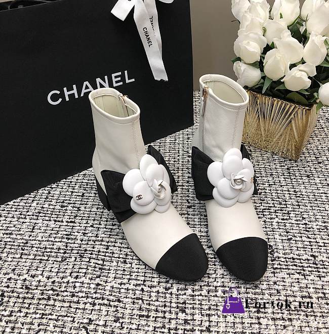 Fortok Chanel White Boots With Camellia - 1