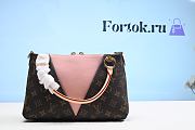 Louis Vuitton V TOTE BB pink M43967 - 2