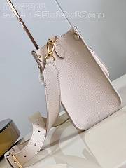 Fortok Louis Vuitton Lock & Go Bag Beige M22311 24.5x19x10.5cm - 2