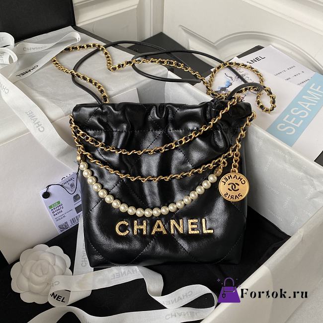 Fortok Chanel 22 Mini Pearl Handbag Shiny Crumpled Calfskin & Gold-Tone Metal Black - 1