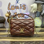 Fortok Louis Vuitton GO-14 Twist Bag Tan M23601 23x16x10cm - 1